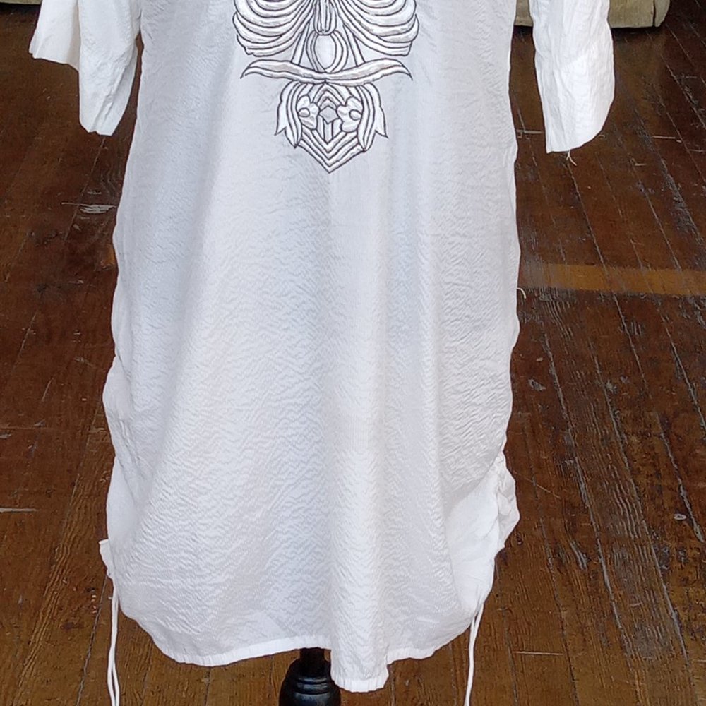 ELF White with black embroidery tunic top - Picture 6 of 9